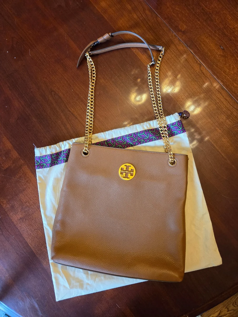 Tory Burch Leather Swingpack With Gold Chain.  Includes Dust Bag